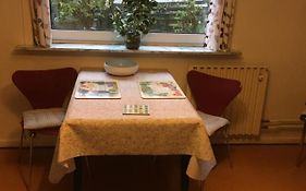 Roligt Centralt Beliggende Lejlighed I Torshavn